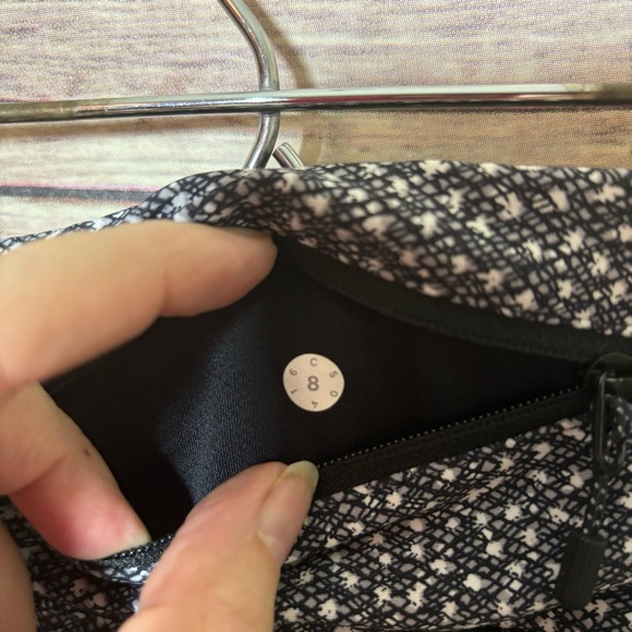 Lululemon athletica cropped leggings size 8  C1 - Picture 5 of 6